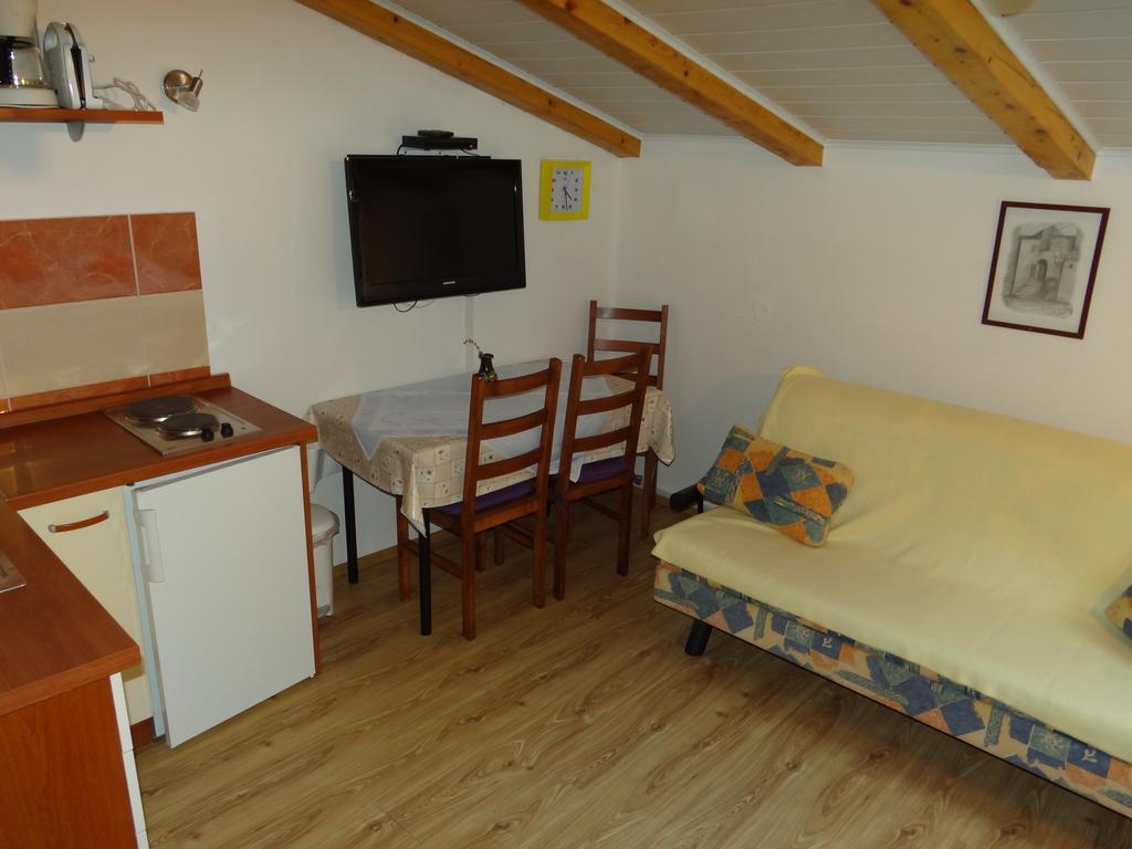 Apartments Sanja Baška Rum bild