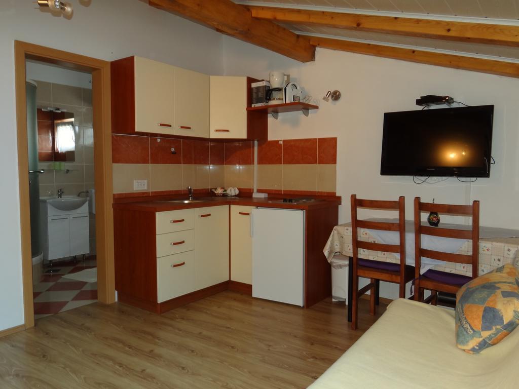 Apartments Sanja Baška Rum bild